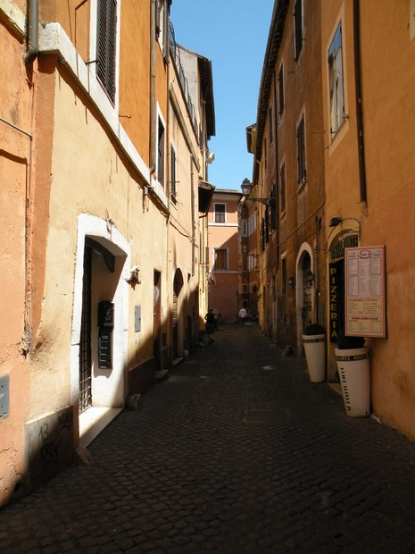  ruelle pavée (Via della Peliccia)